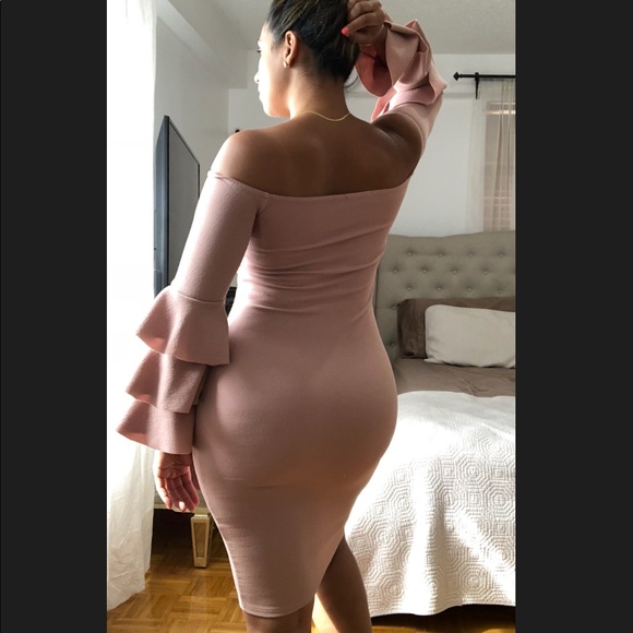 Ruffled dress**SOLD*** - Picture 2 of 3